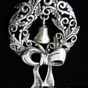 Vintage Jezlaine 925 Sterling Silver Christmas Wreath & Articulated Bell Brooch